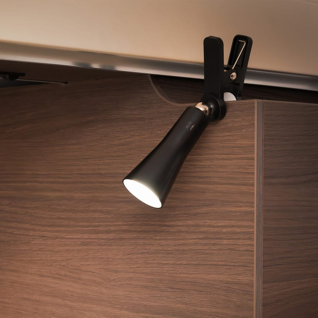 GlobeTorch Pivot Set – Magnetische, tragbare Campinglampen - Leselampen - Taschenlampen (2 Lampen + Zubehör)