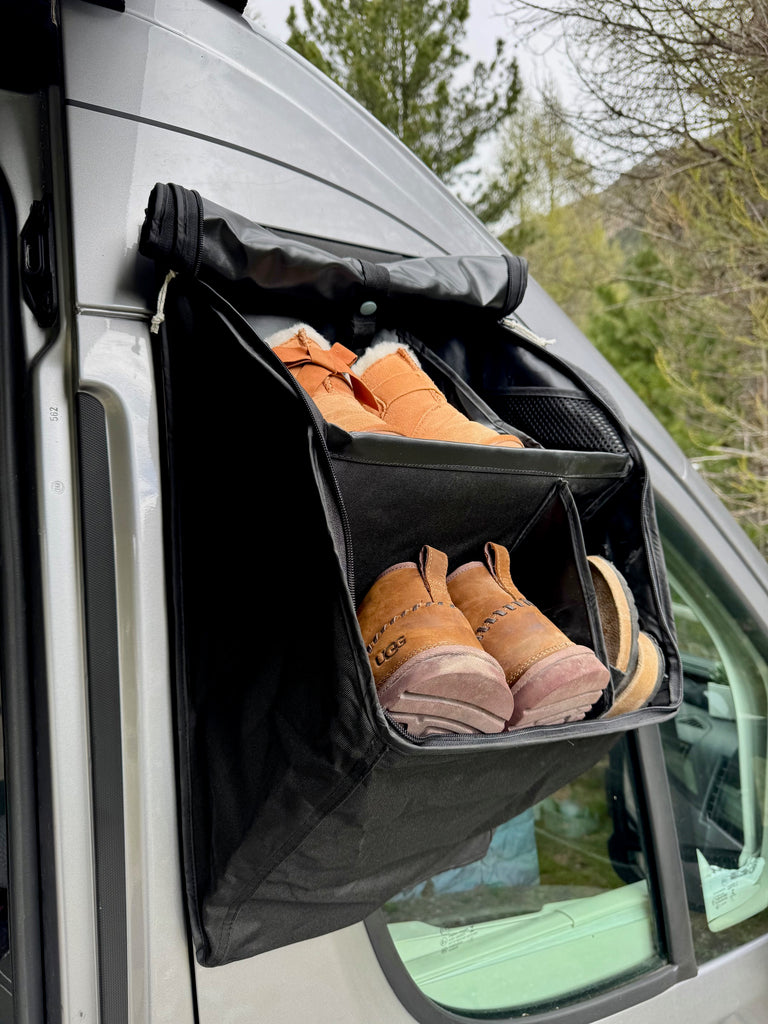 magnetischer Outdoor Organizer für Schuhe und Campingzubehör