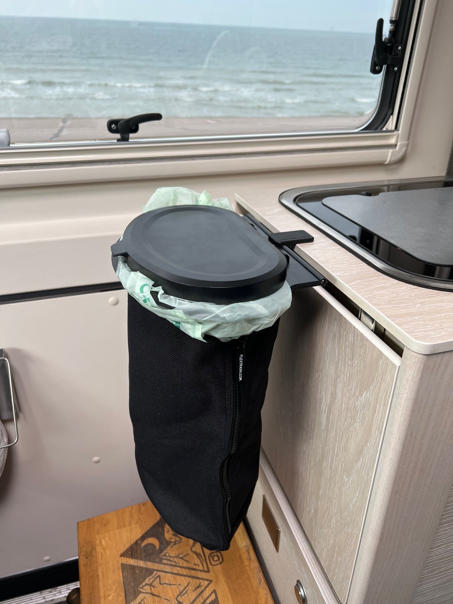 mülleimer camper Bundle Flextrash Schwarz (Mülleimer inkl. Tischclip, Magnethalter, Haf – STYYL GmbH