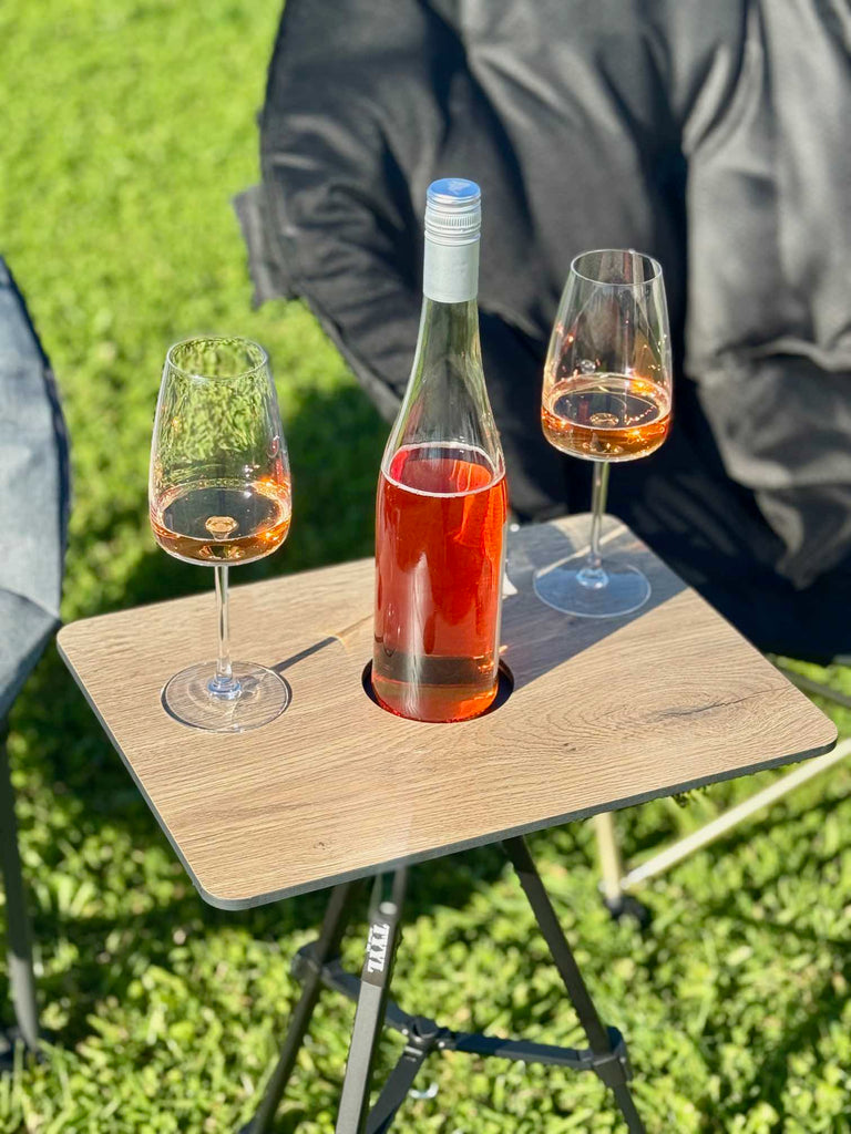 TuttY-HolztablettY – der elegante Magnet-Beistelltisch in edler Eichenoptik